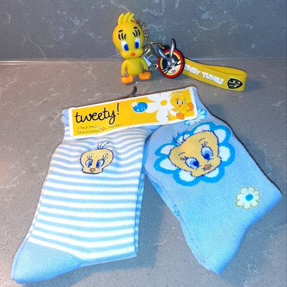 Cute Tweety Bird Bundle NWT - Picture 1 of 9